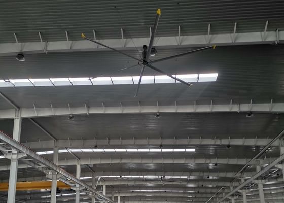 Un buen precio. Ventilador de techo con motor de caja de engranajes con 5 palas en línea