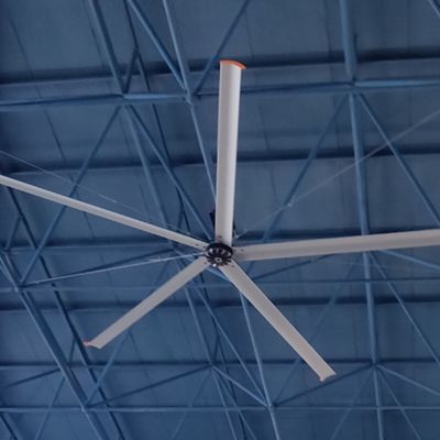 Un buen precio. 4,2 mide las fans de techo industriales del taller de poca velocidad en grandes cantidades 85rpm del 14ft en línea