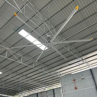 20FT Industrial HVLS ventilador de techo Sliver Gris soporte personalizado ODM para granjas de ganado de vacas Solución libre de mantenimiento