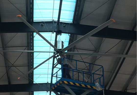 Un buen precio. Seis cuchillas ventilador eléctrico HVLS de gran tamaño en línea