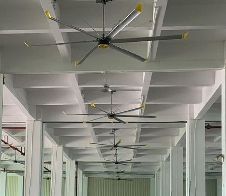 Un buen precio. Ventilador de techo con cuchilla de aluminio montado en poste en línea
